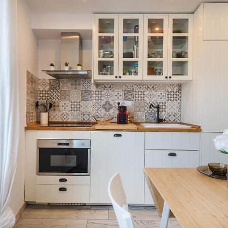 Beautiful Apartment Stylish Village House @ Center กาดาเกส ภายนอก รูปภาพ