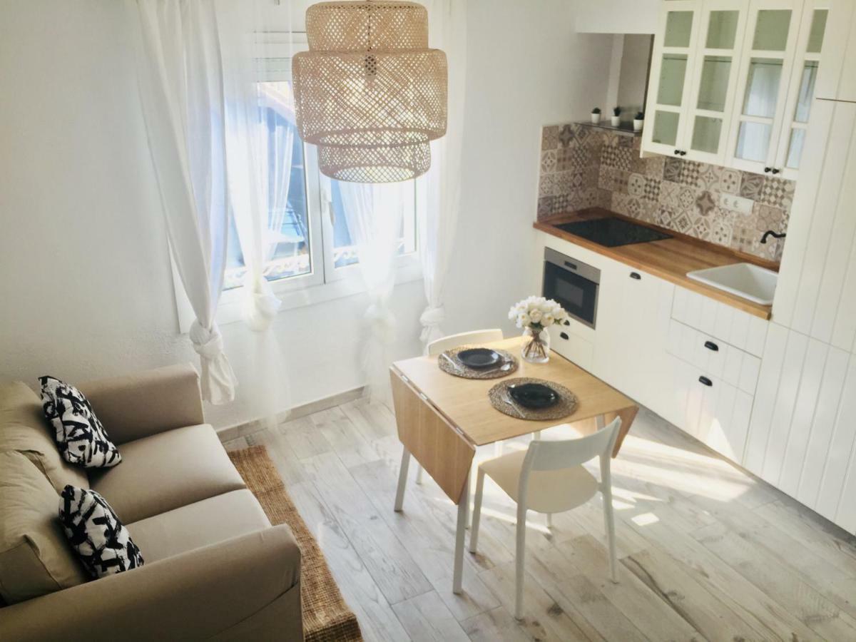 Beautiful Apartment Stylish Village House @ Center กาดาเกส ภายนอก รูปภาพ