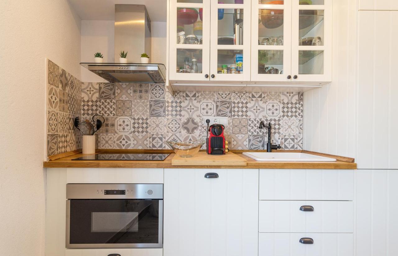Beautiful Apartment Stylish Village House @ Center กาดาเกส ภายนอก รูปภาพ